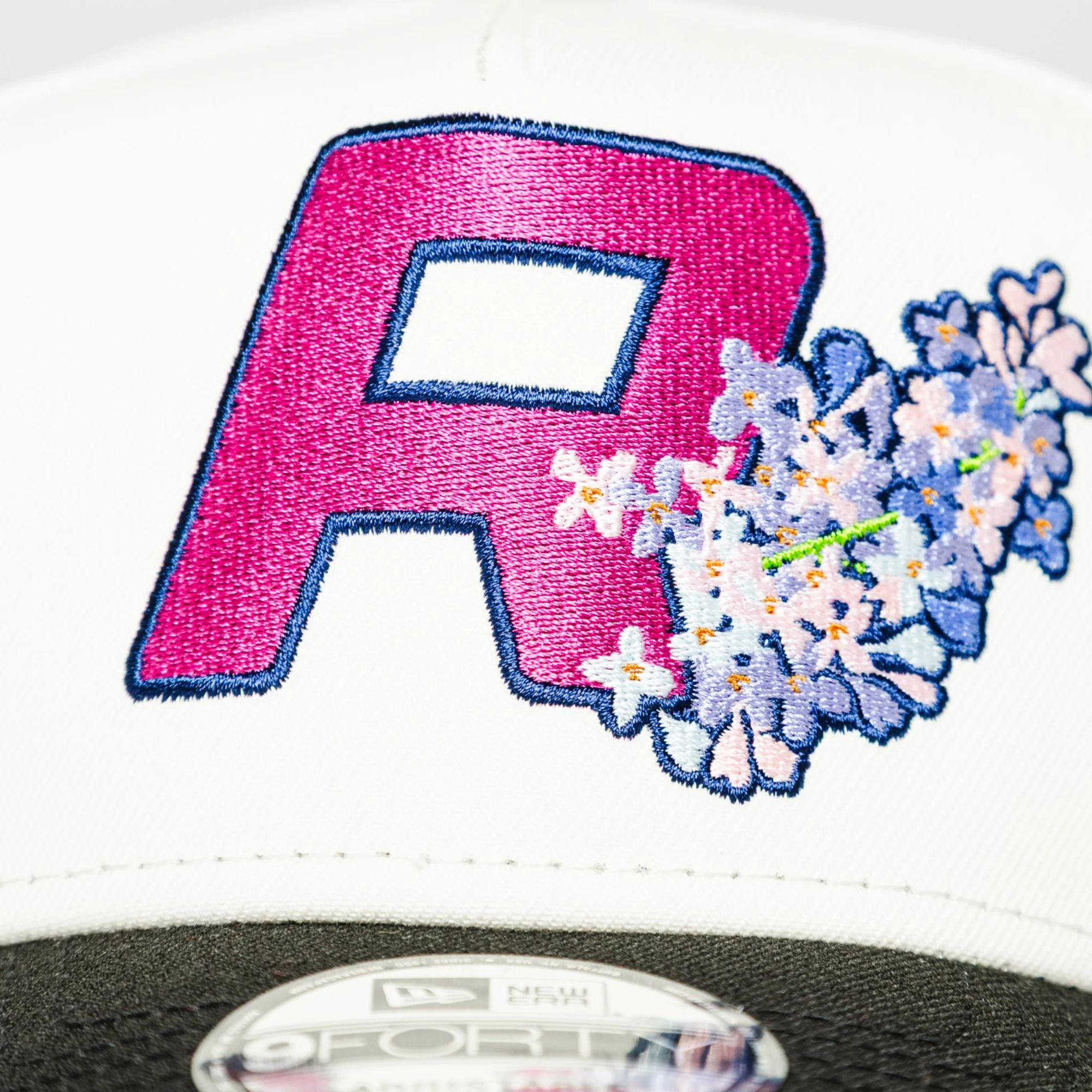 New Era 9FORTY Lilac Chrome Cap - Image 4
